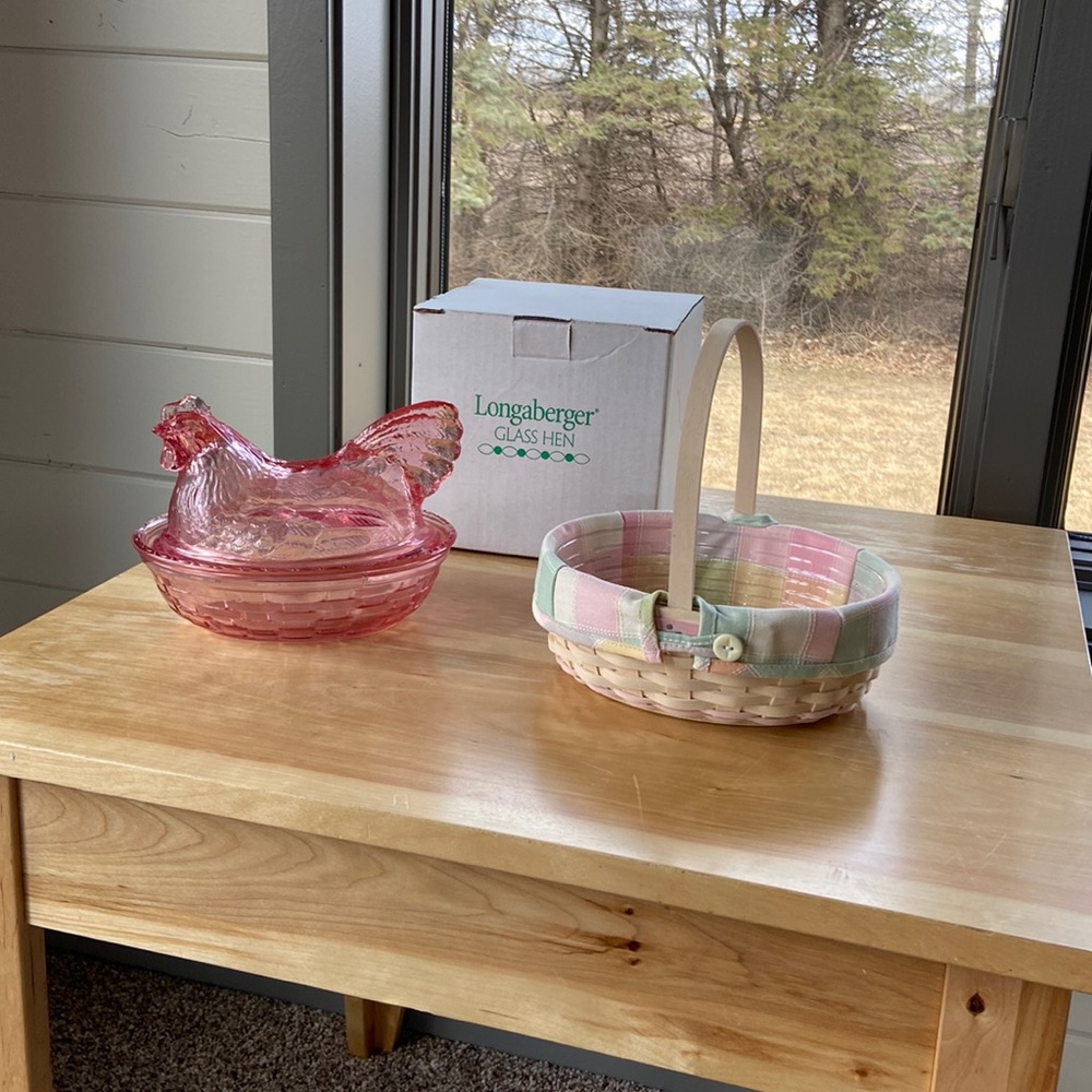 Longaberger 2002 Glass Hen & Basket